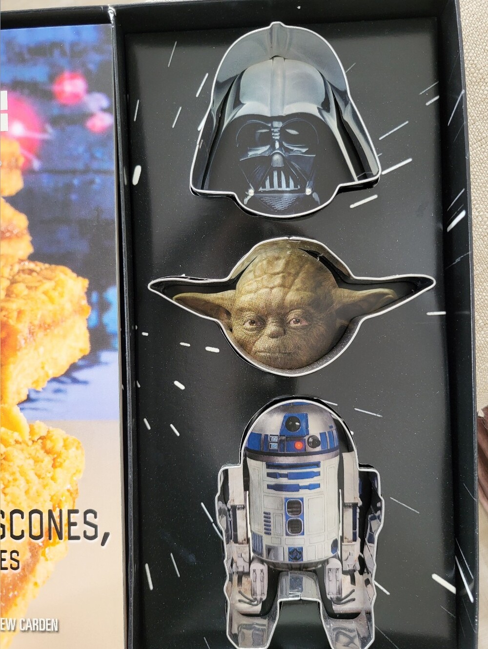 Star Wars Cookbook with Character Cookie Cutters - Blue, Black, White - Picture 6 of 10